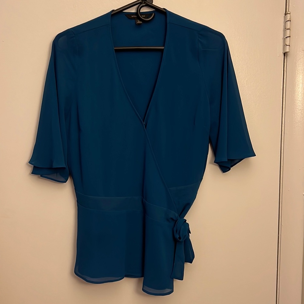 Banana republic blue flutter sleeve wrap blouse